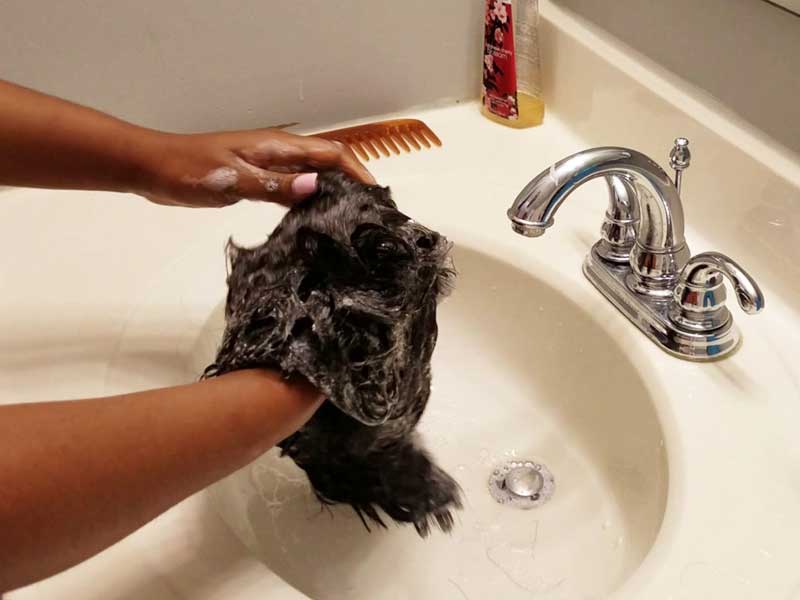 how to wash a wig