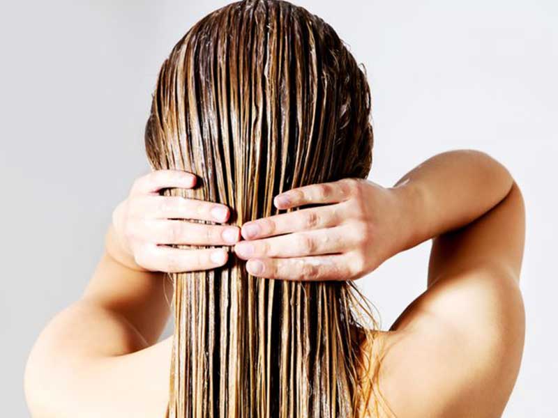 How To Use Coconut Oil In Hair: 4 Myths Debunked