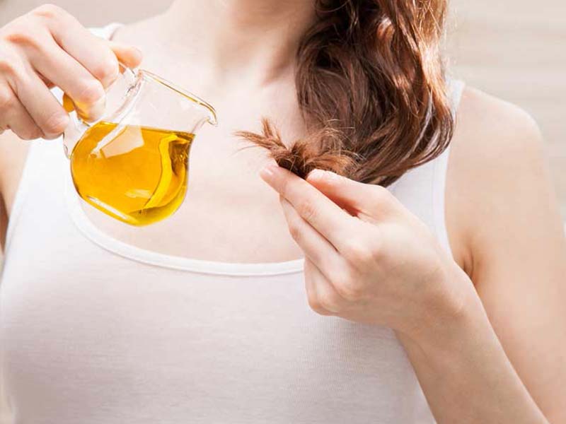 How To Use Coconut Oil In Hair: 4 Myths Debunked