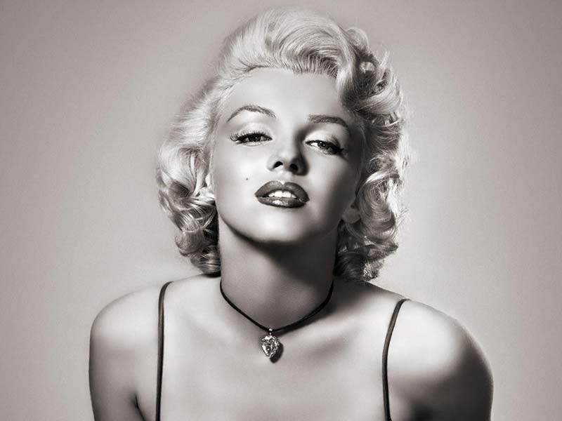 Marilyn Monroe No Makeup: Watch How She Turned From Naive To Hot