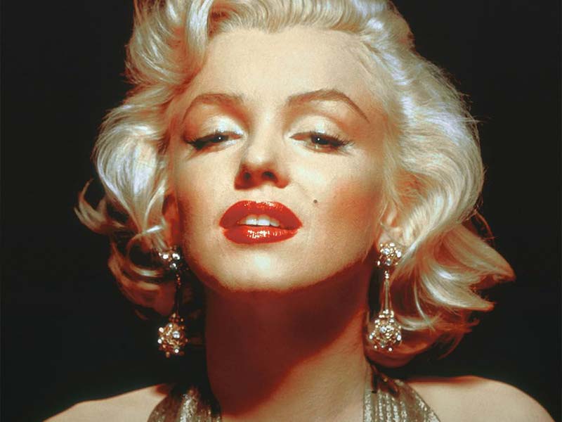 Marilyn Monroe No Makeup: Watch How She Turned From Naive To Hot