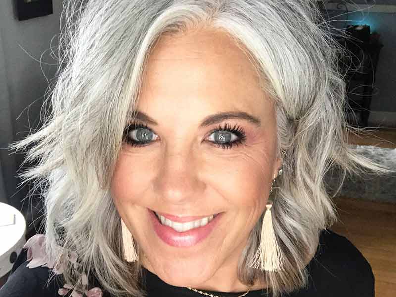 How To Go Grey From Colored Hair Follow Our Tips To Get