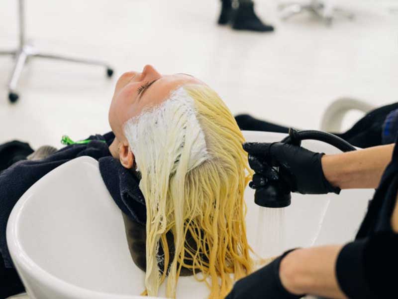 Can You Bleach Wet Hair And The Reason Why